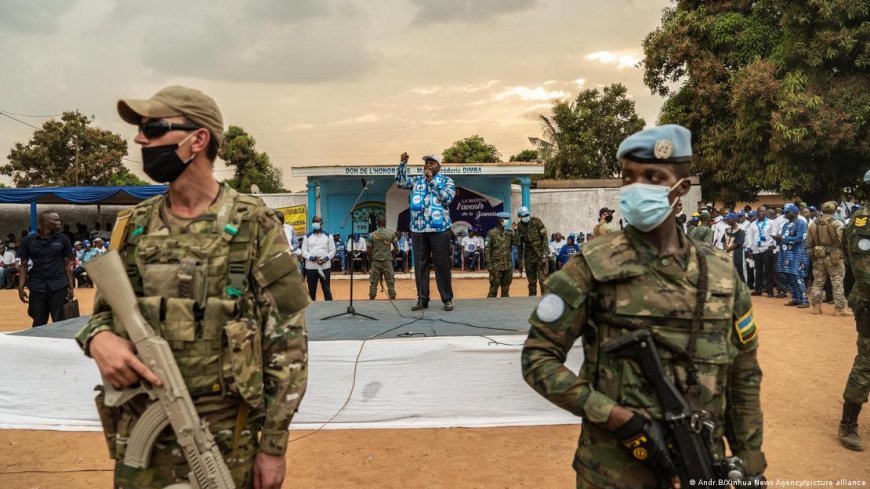Perezida Touadéra ku gitutu cyinshi cy’u Burusiya